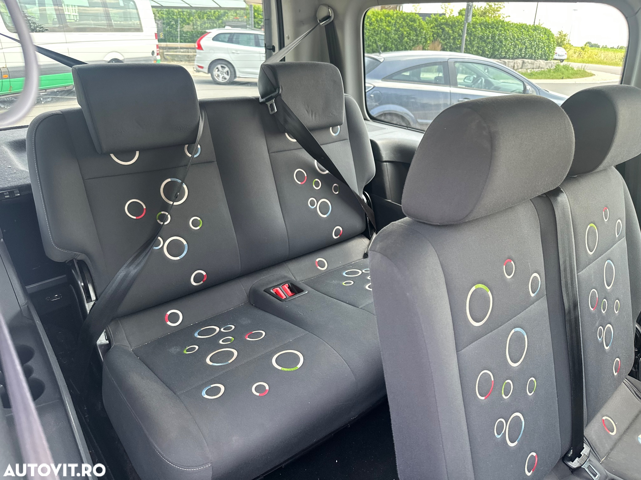 Volkswagen Caddy 1.6 TDI (7-Si.) Edition 30 - 11