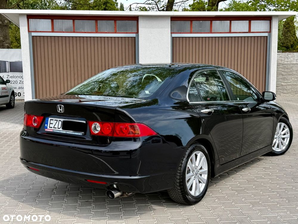 Honda Accord 2.0 Sport - 34
