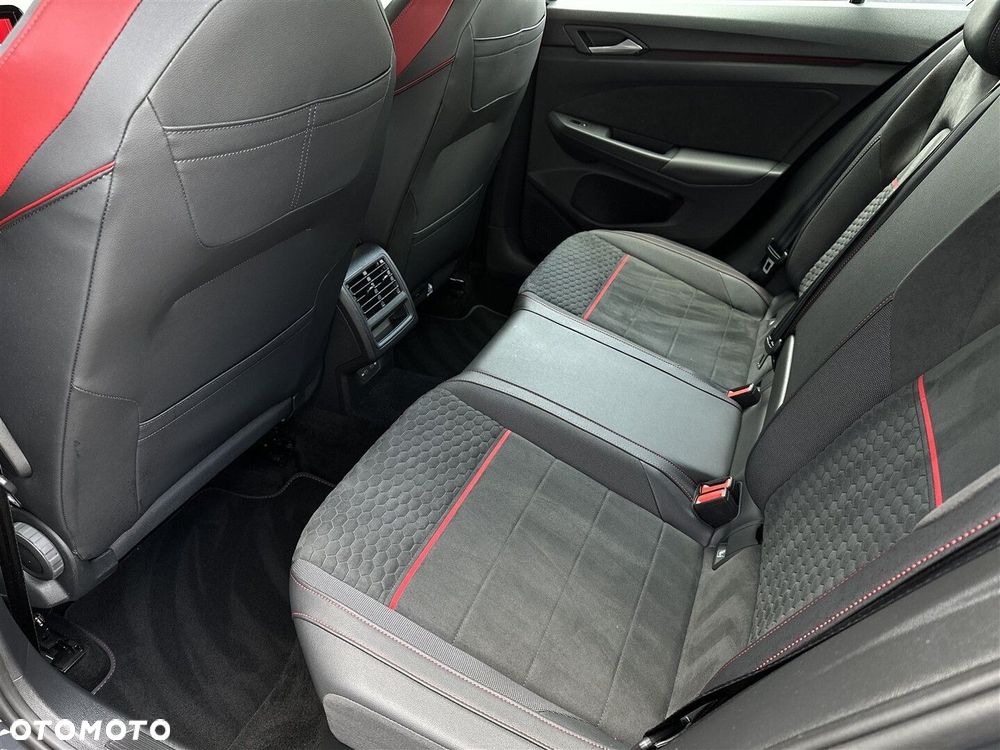 Volkswagen Golf - 12