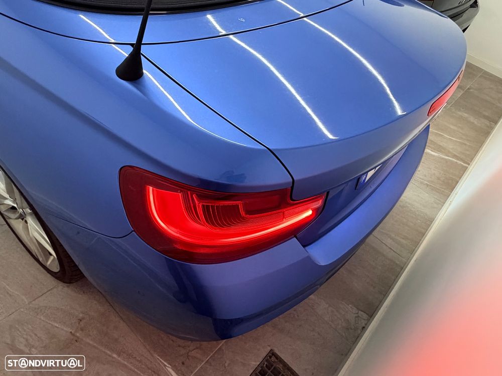 BMW 220 d Cabrio Pack M Auto - 44