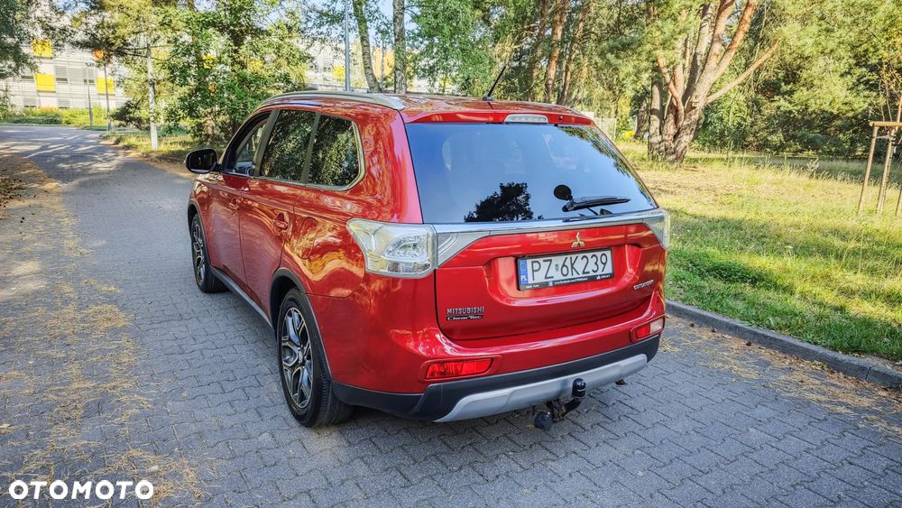 Mitsubishi Outlander 2.0 Instyle Navi 4WD CVT - 4