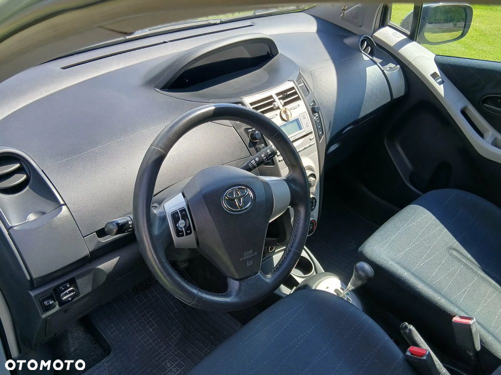 Toyota Yaris 1.3 Sol - 15