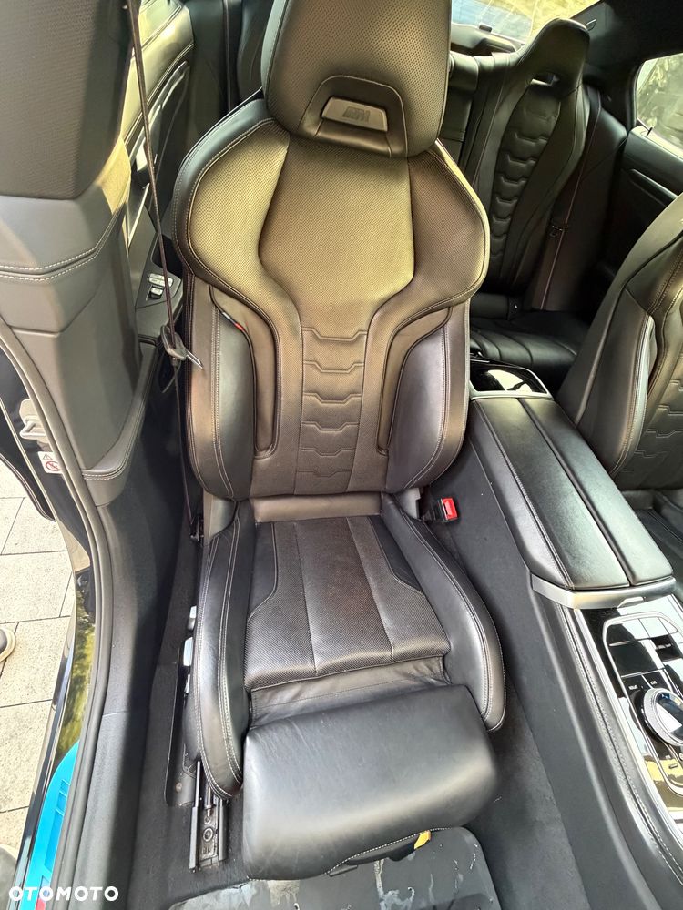 BMW Seria 8 M850i xDrive - 25