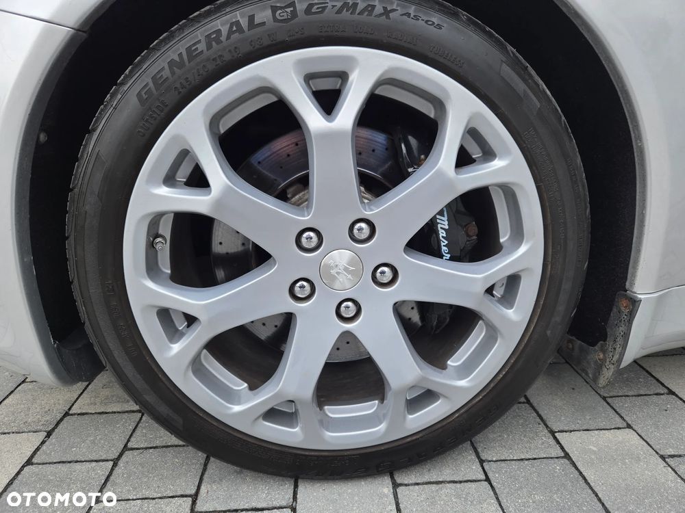 Maserati Quattroporte S - 12