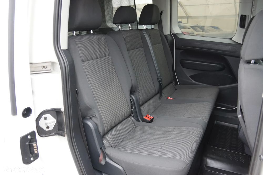 Volkswagen Caddy 2.0 TDI Comfortline 4Motion - 30