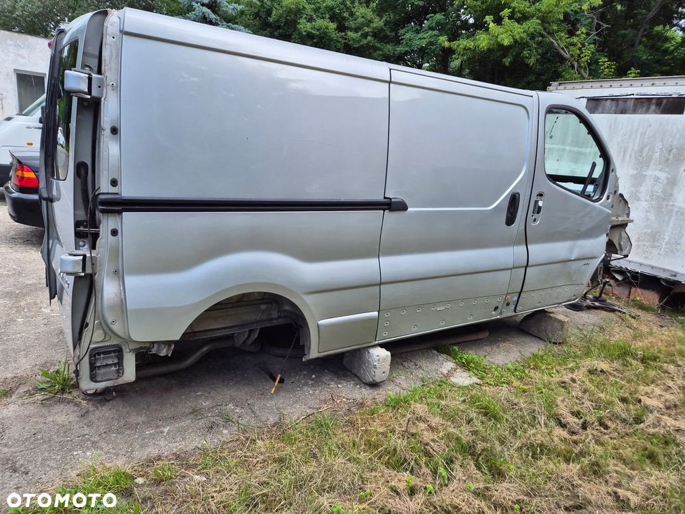 BOK ĆWIARTKA PRAWA LONG CMG64 147 TRAFIC VIVARO PRIMASTAR  01-14r. - 2