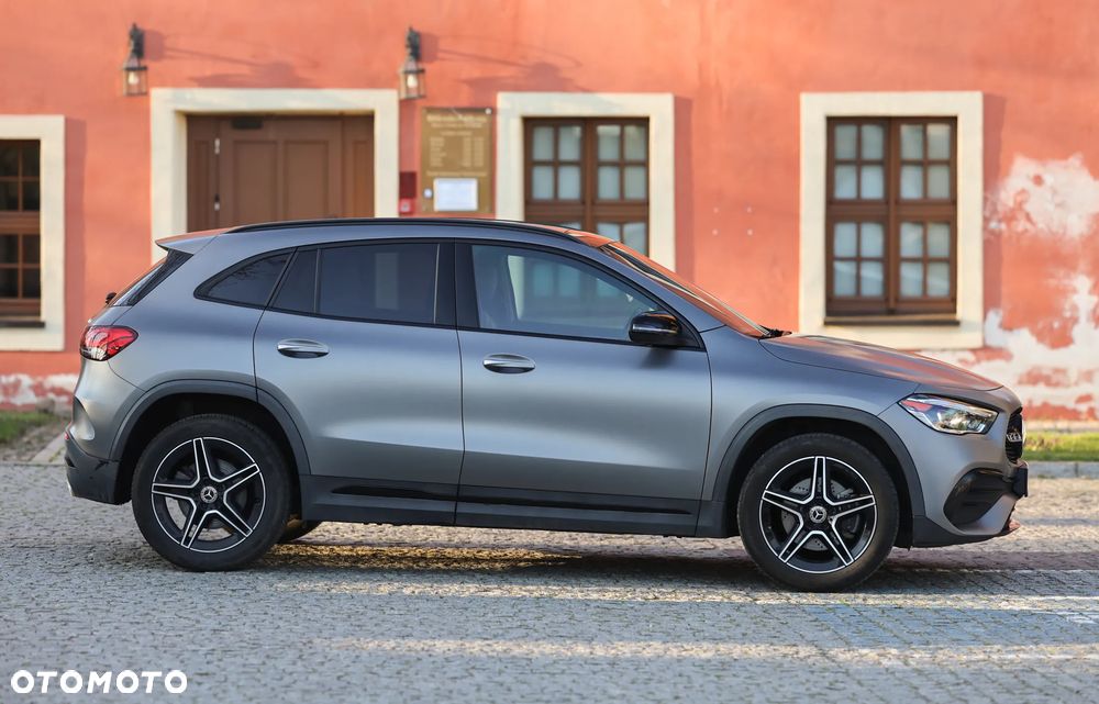 Mercedes-Benz GLA 250 4Matic 8G-DCT AMG Line - 4