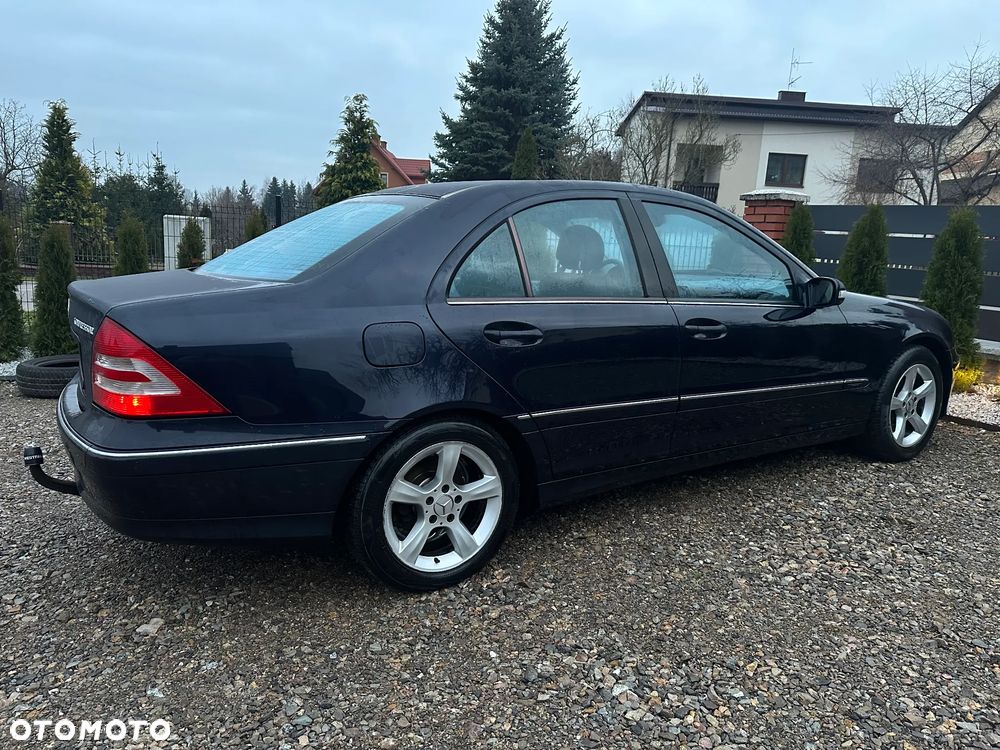 Mercedes-Benz Klasa C 180 T Kompressor Avantgarde - 4