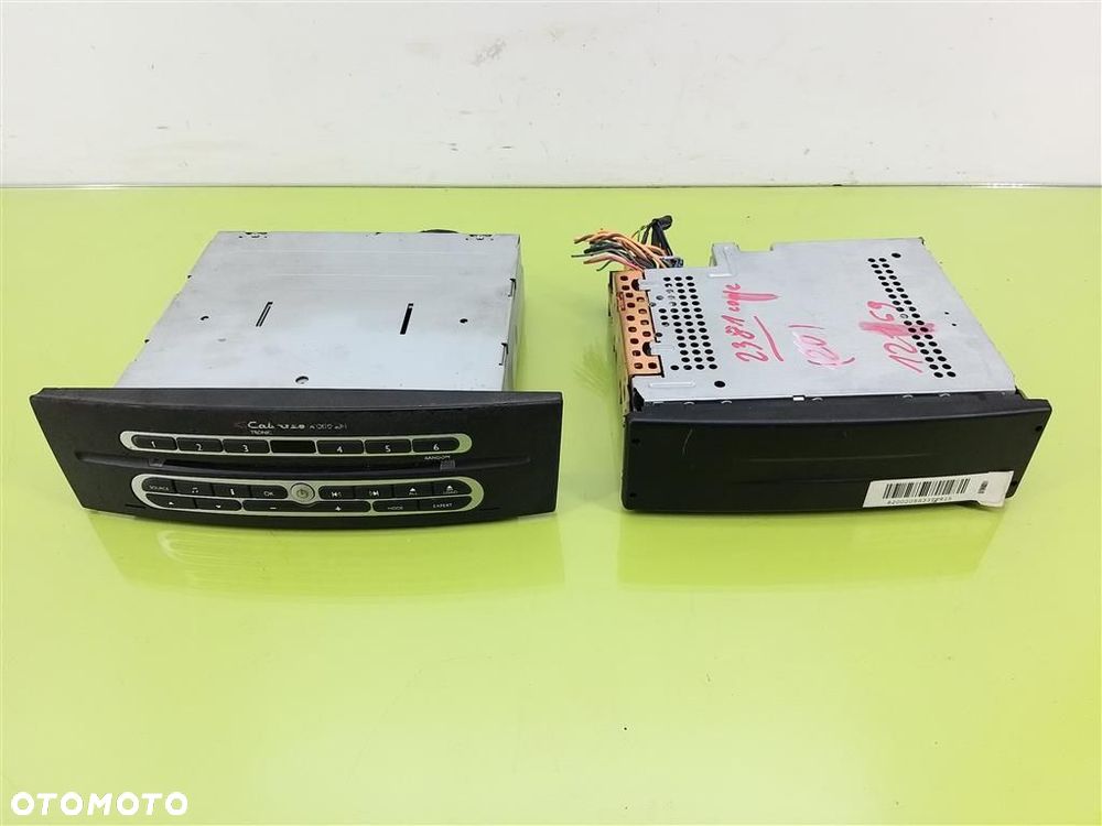 Radio FABRYCZNE ZAMIENIARKA Renault Laguna  II 2005-2007  8200290679A - 1