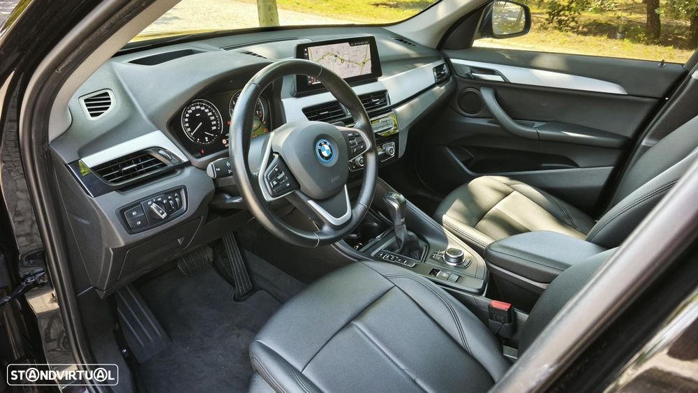 BMW X1 25 e xDrive Corporate Edition - 12