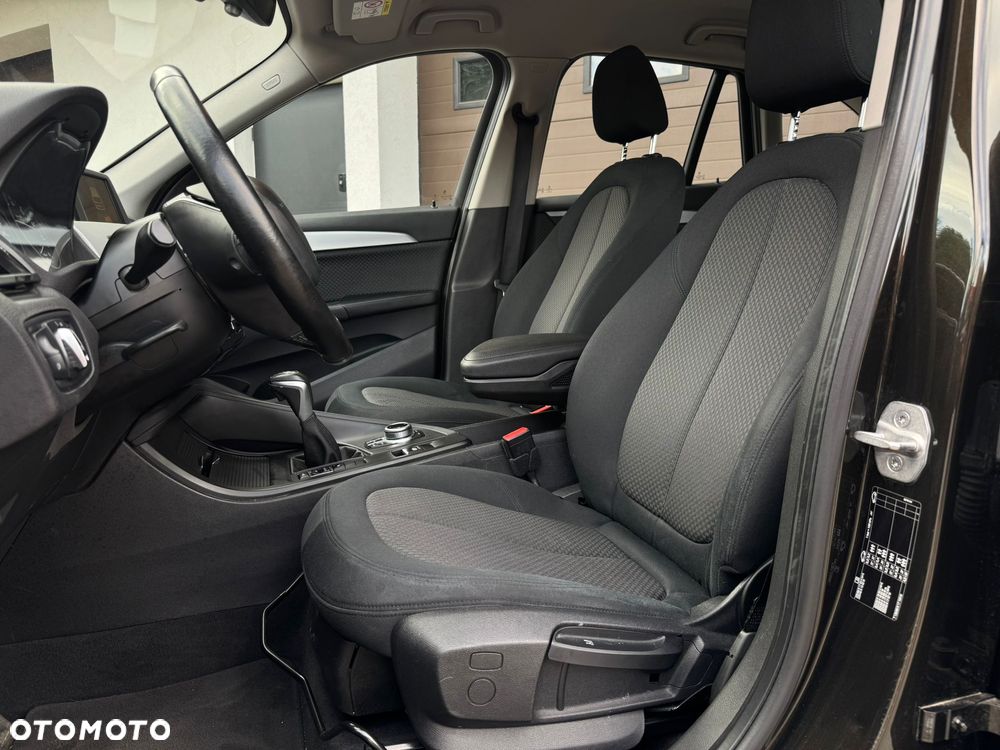 BMW X1 sDrive18i Sport Line - 16