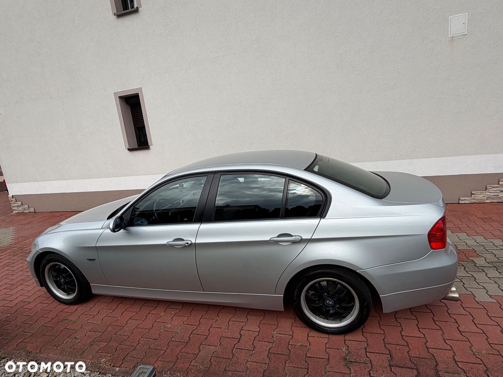 BMW Seria 3 318i - 15