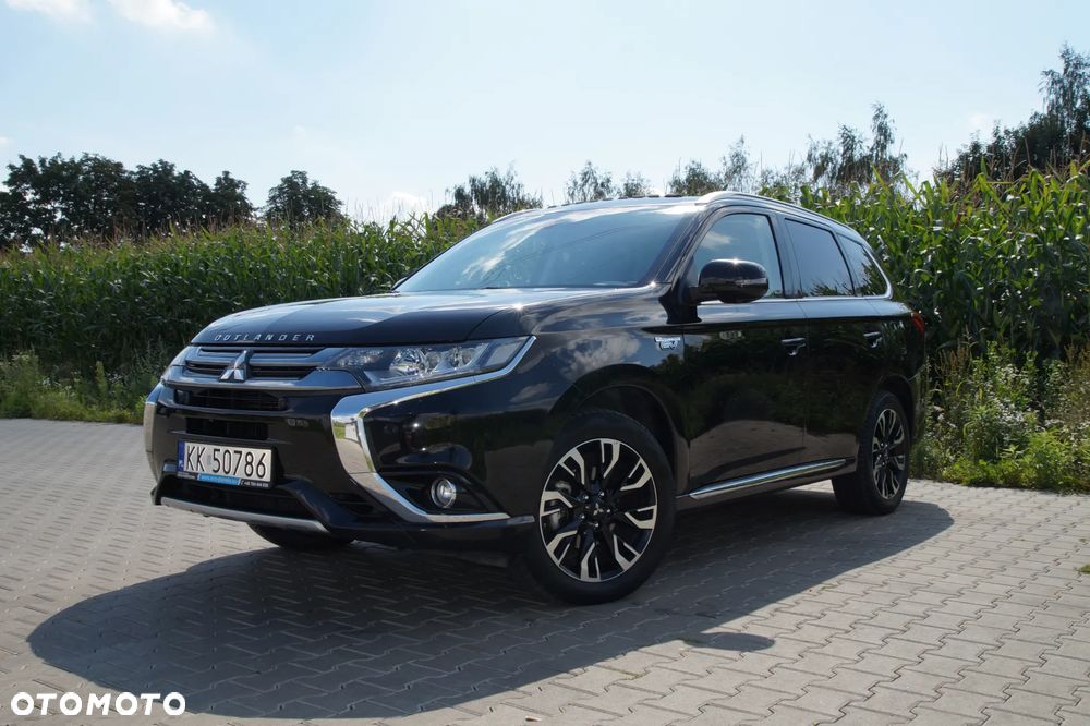 Mitsubishi Outlander Instyle NAVI + - 1
