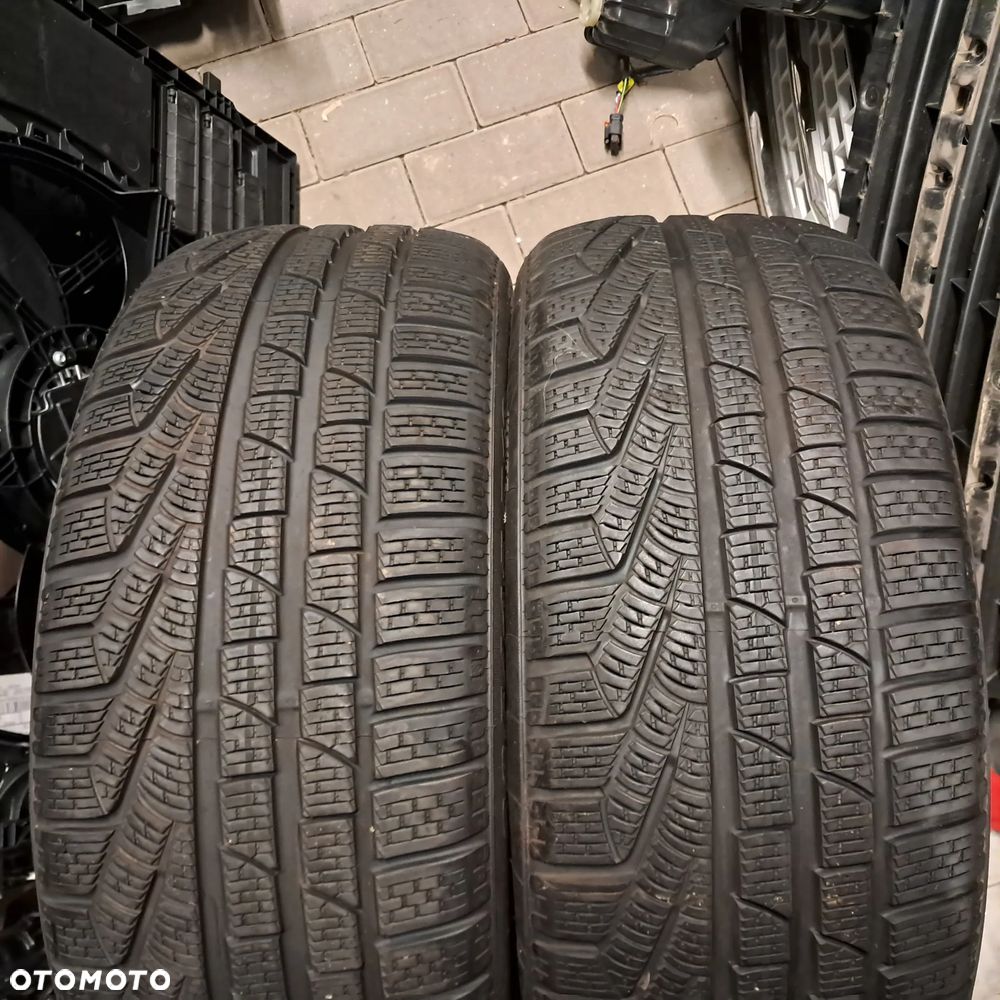 Opony zimowe para 235/45/18 235/45R18 Pirelli Sottozero Winter 2szt