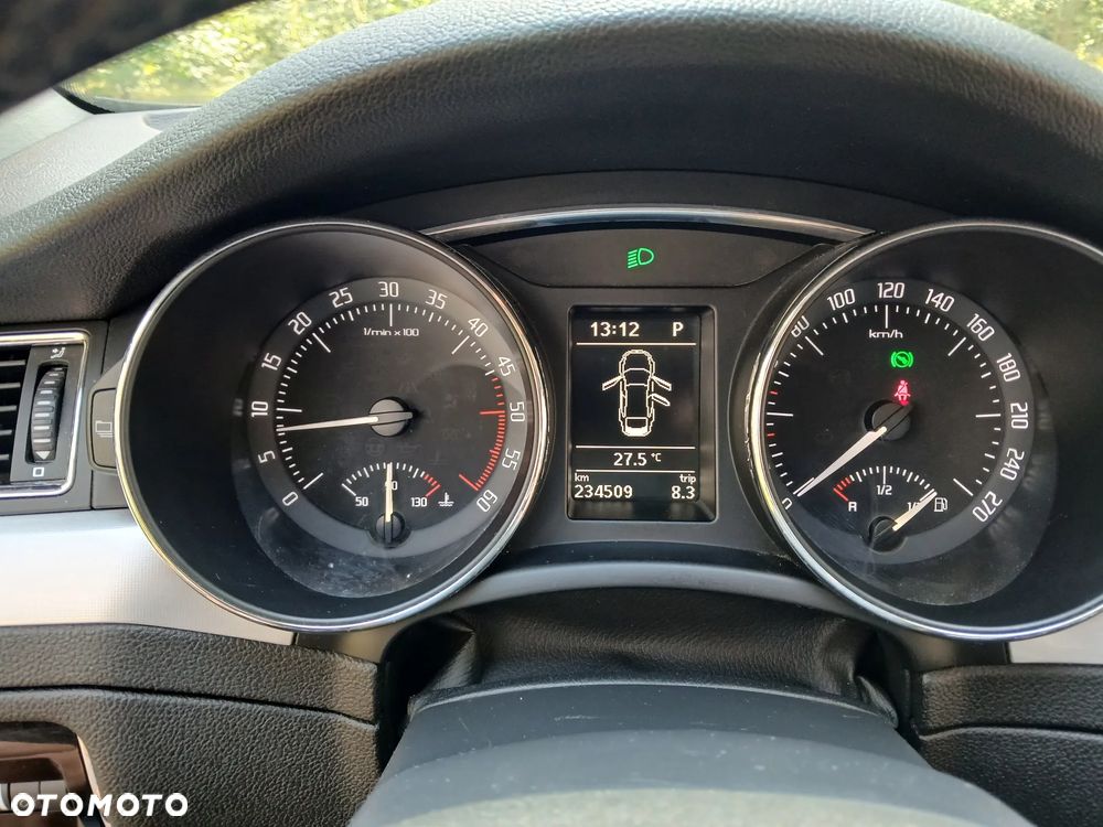 Skoda Superb 2.0 TDI 4x4 DSG FAMILY - 14