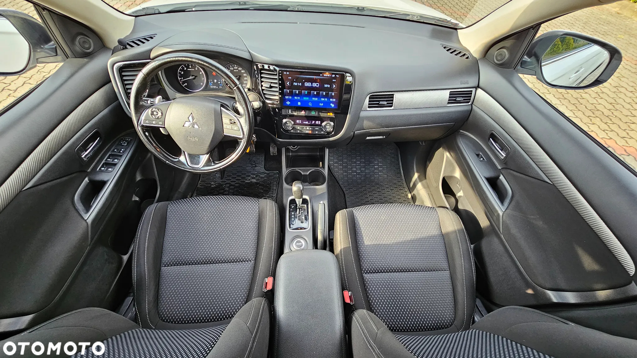 Mitsubishi Outlander 2.0 Instyle Navi 4WD CVT - 22