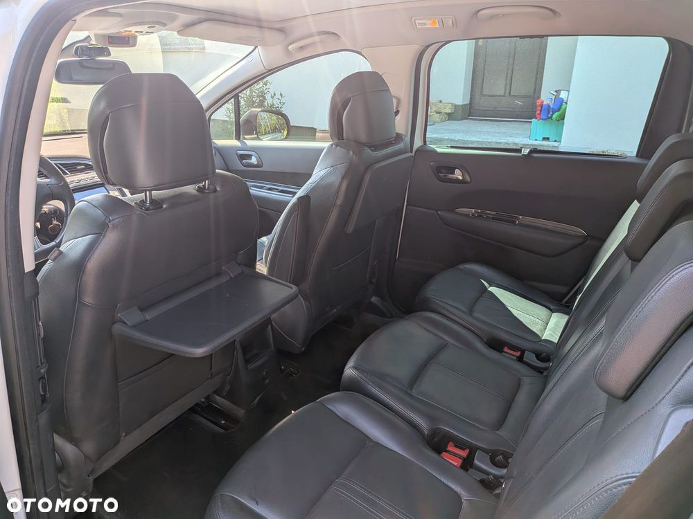 Peugeot 5008 1.6 THP Allure 7os - 11