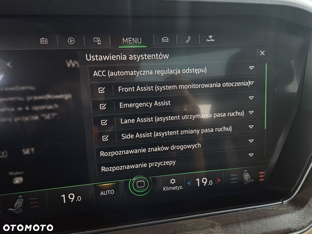 Volkswagen Touareg - 22