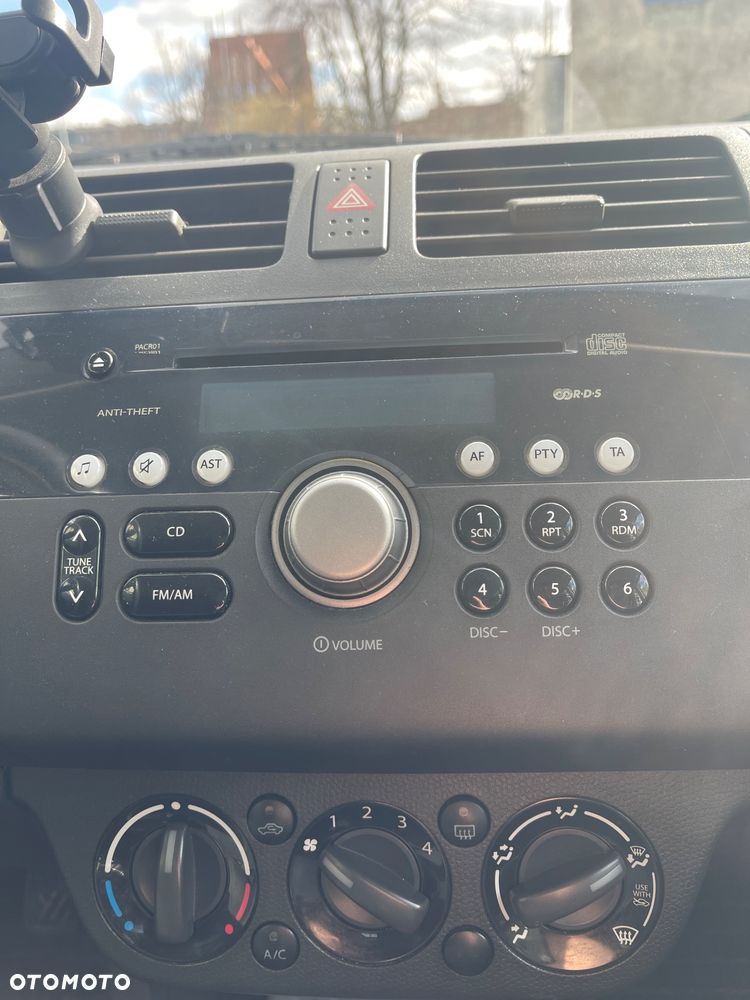 Suzuki Swift 1.3 Sakura - 12