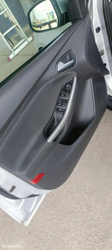 Ford Focus - 13