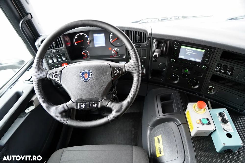 Scania P 410 / 8x4 / BASCULATOR 2 LATERAL / HIDRODOXIE LATERALĂ / BORDMATIC / OPTICRUISE / ANVELOPE 100% / EURO 6 - 30