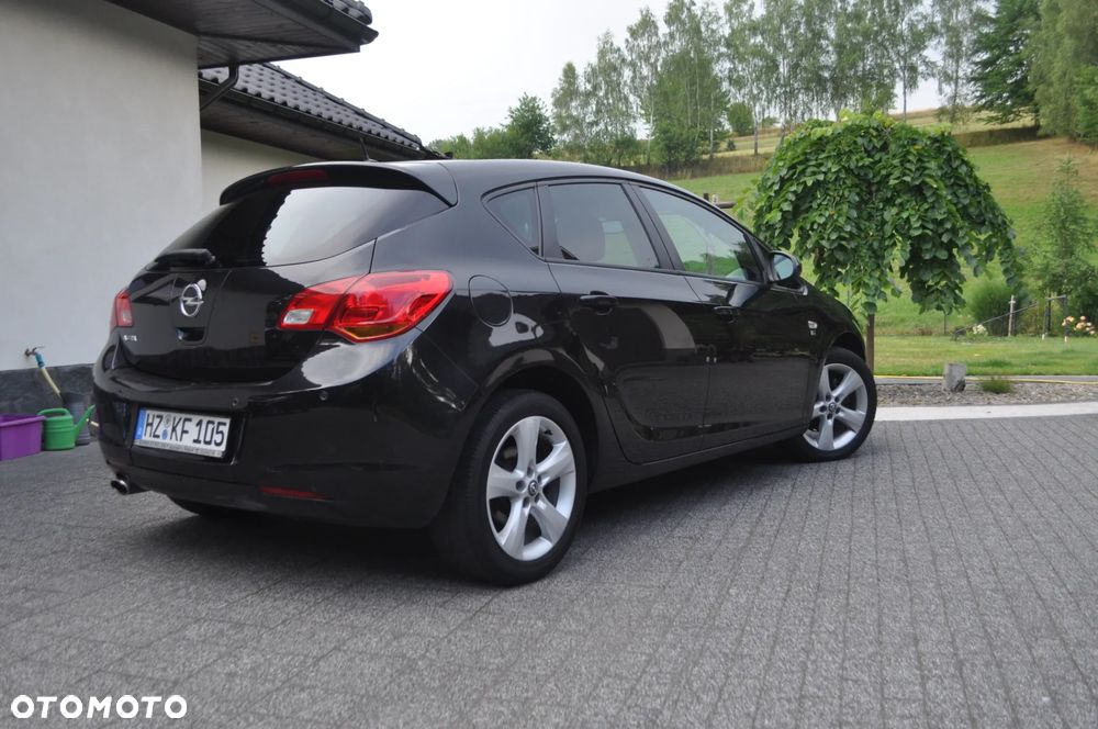 Opel Astra 1.4 Turbo 150 Jahre - 10