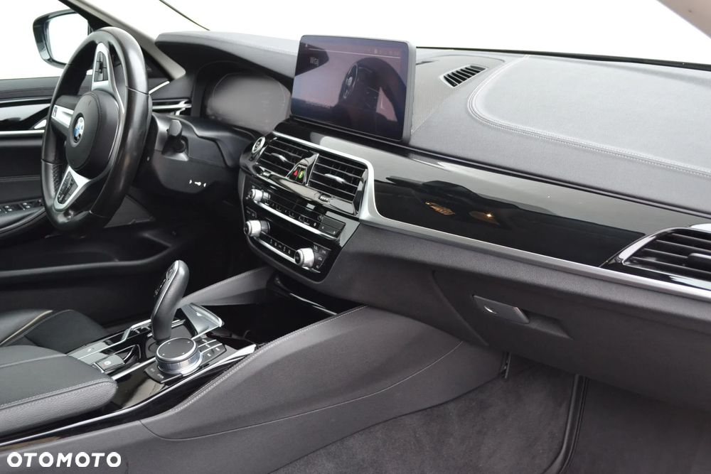 BMW Seria 5 530d xDrive Luxury Line - 12