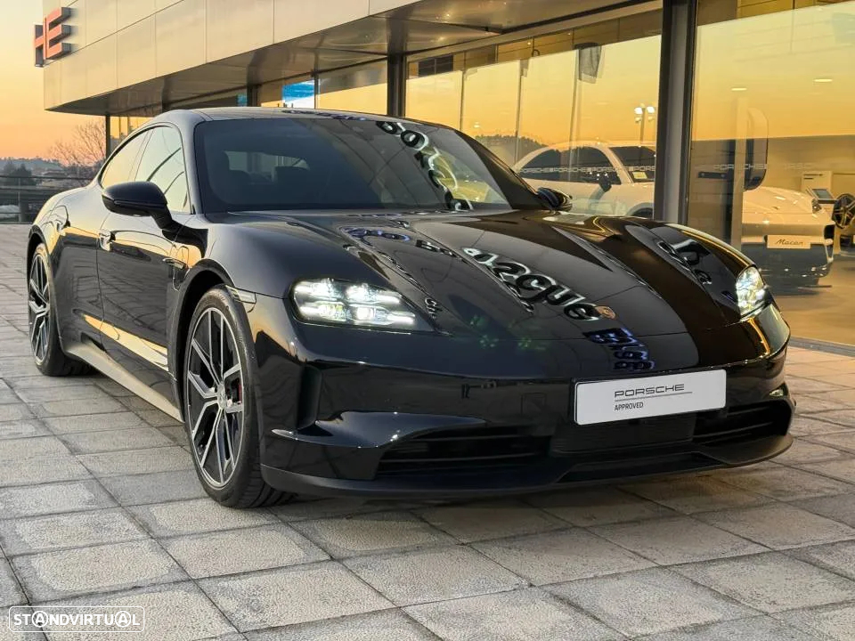 Porsche Taycan 4S - 8