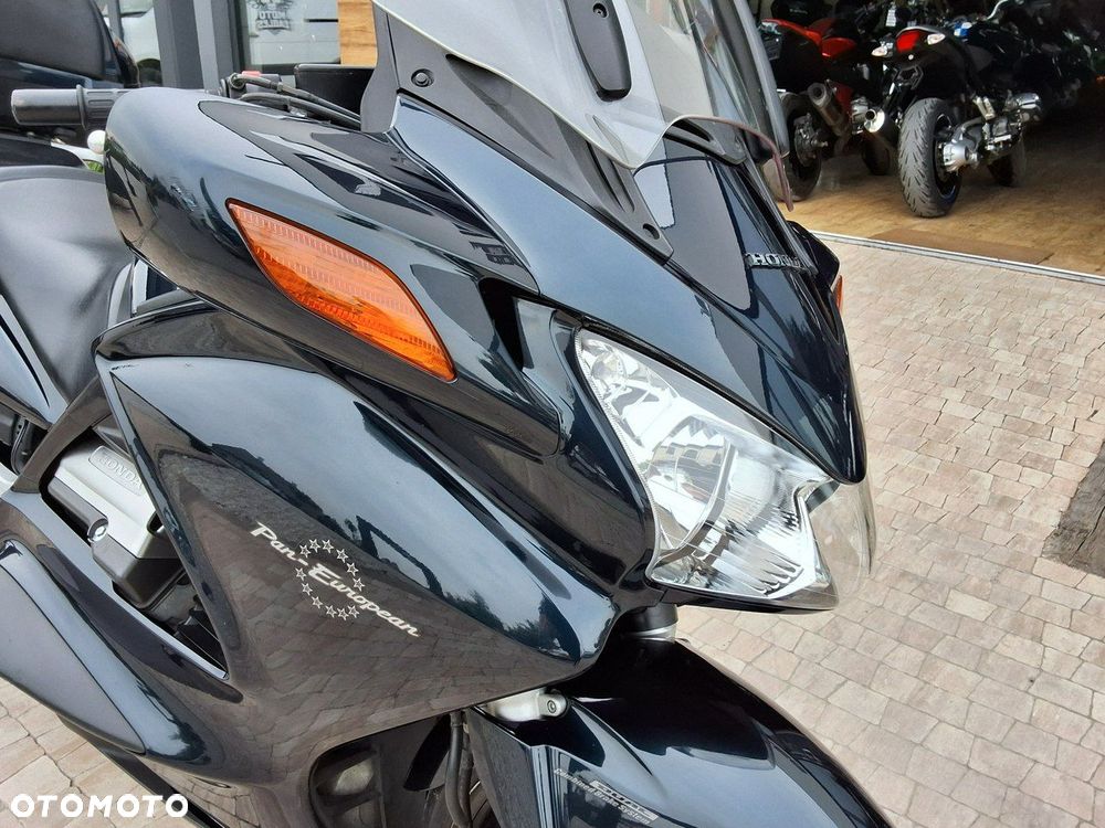 Honda ST - 6