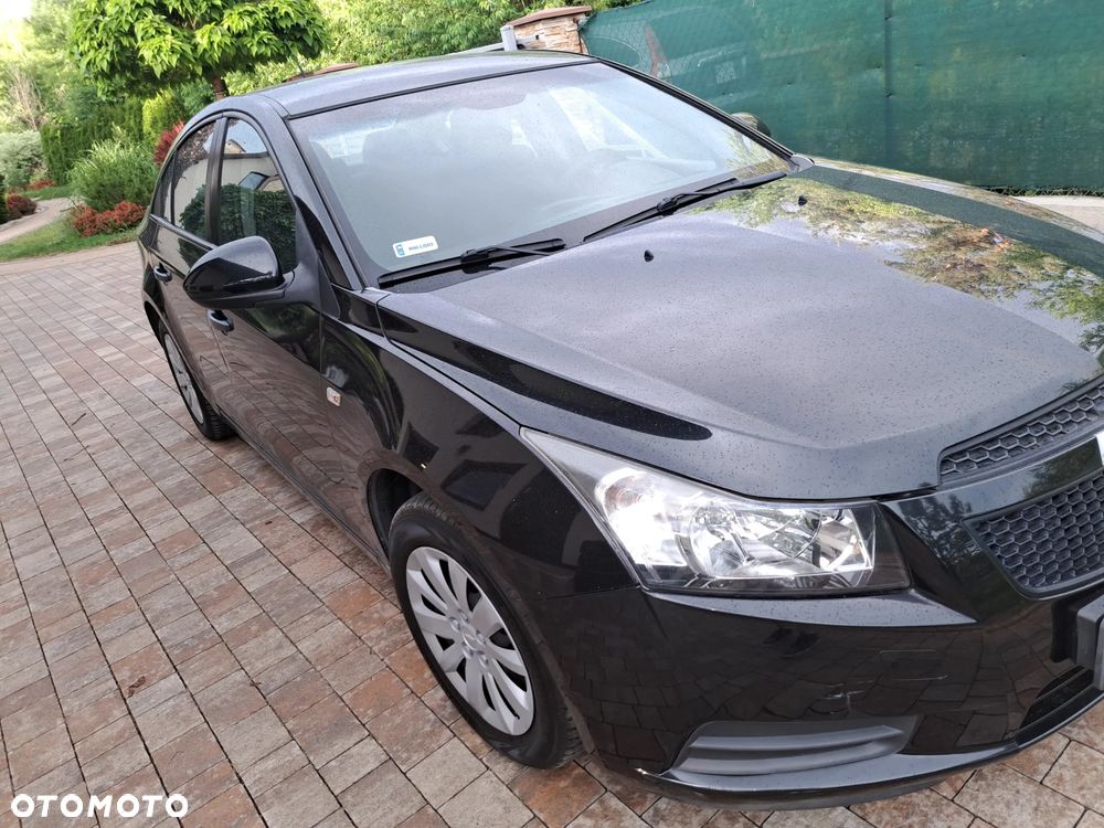 Chevrolet Cruze 1.6 Base - 10