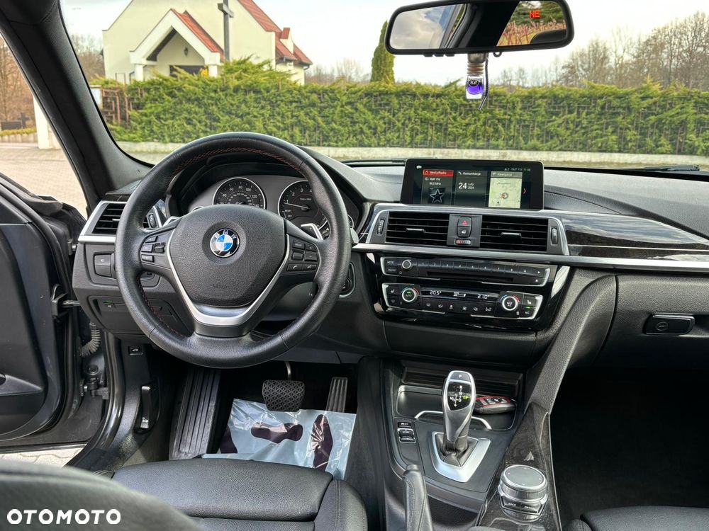 BMW Seria 3 330i GPF xDrive Sport Line Sport - 36