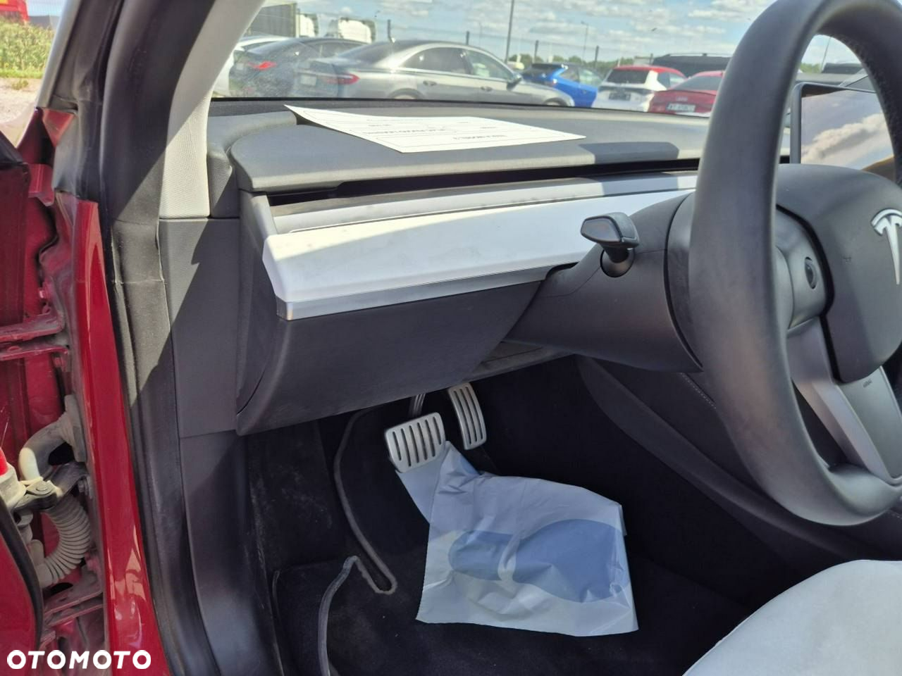 Tesla Model 3 - 9