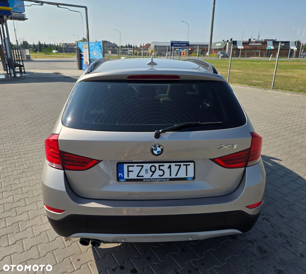 BMW X1 xDrive28i xLine - 6
