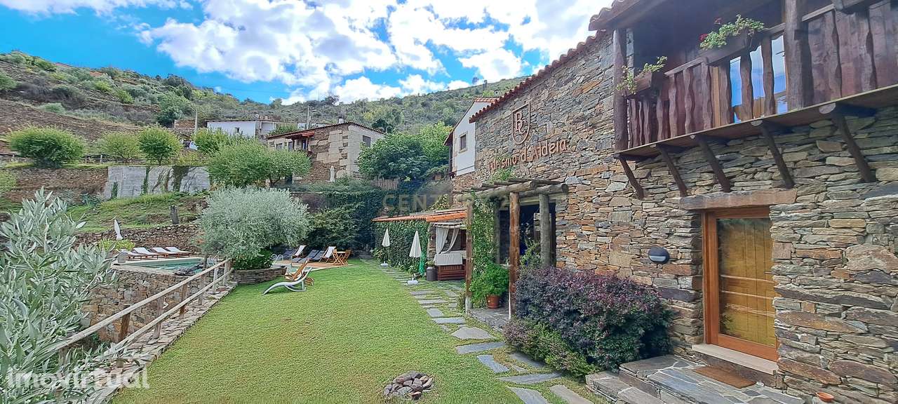 Empreendimento turístico localizado na aldeia de Murça, perto de Vila - Grande imagem: 2/54