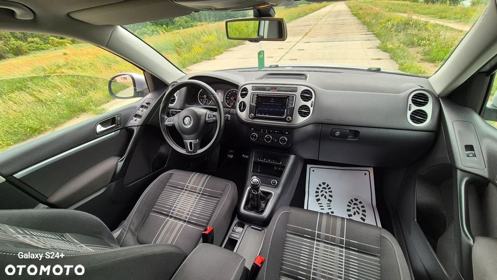 Volkswagen Tiguan 2.0 TDI DPF BlueMotion Technology Lounge Sport & Style - 14