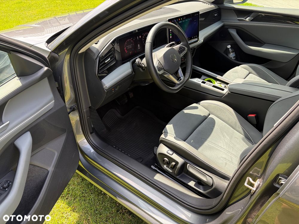 Volkswagen Passat - 19