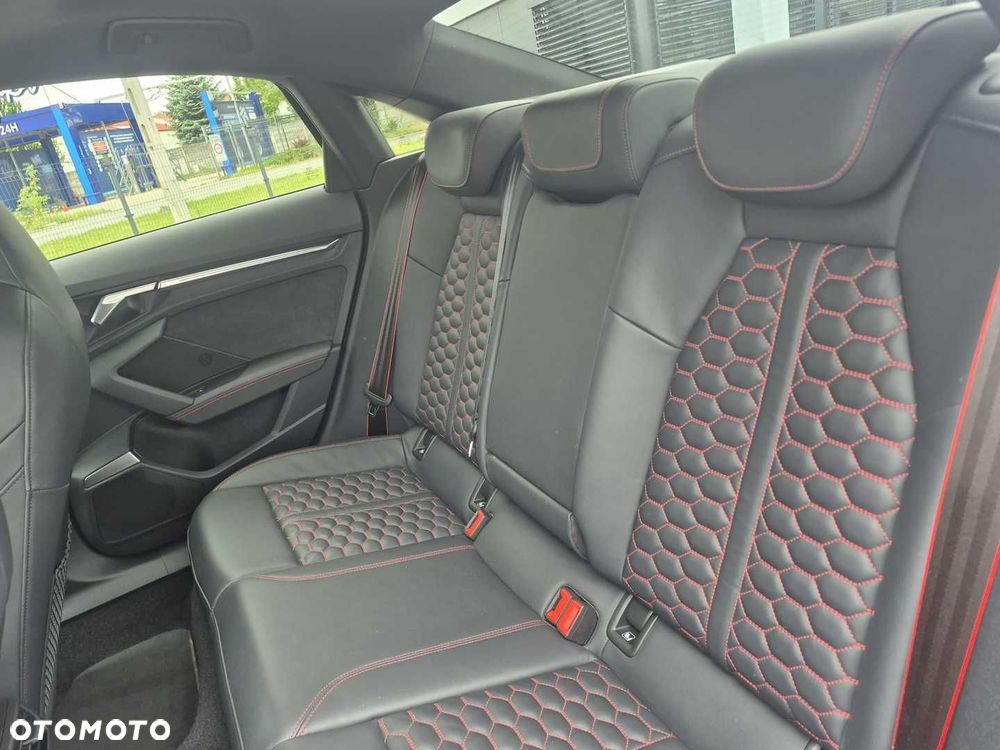 Audi RS3 Limousine - 14