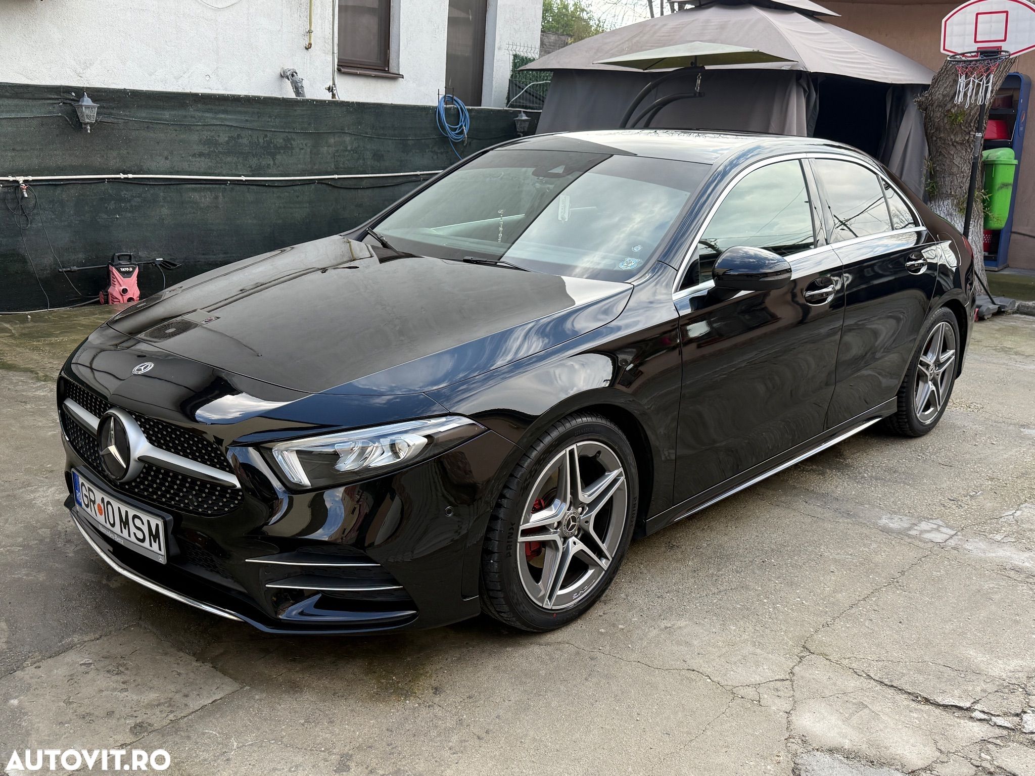 Mercedes-Benz A - 1