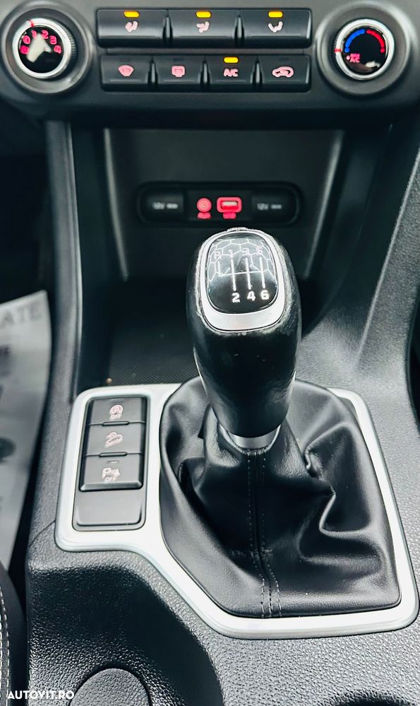 Kia Sportage 1.7 CRDI 2WD Attract - 24