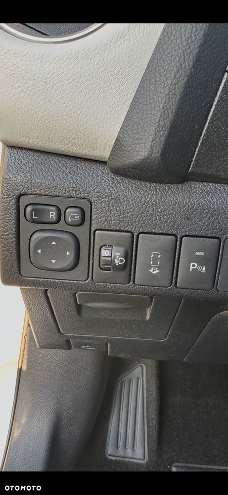 Toyota Auris - 12