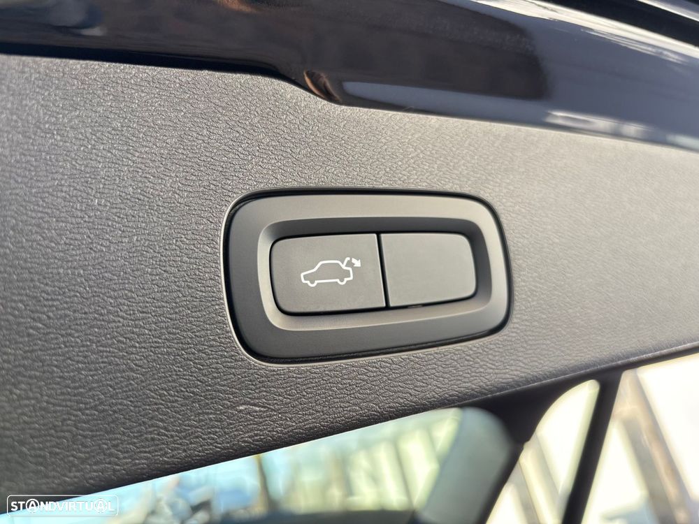 Volvo V60 2.0 D3 Momentum Plus - 5