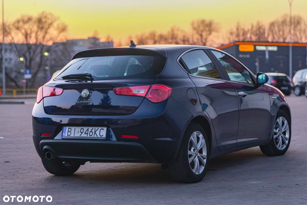 Alfa Romeo Giulietta 1.6 JTDM Distinctive - 4