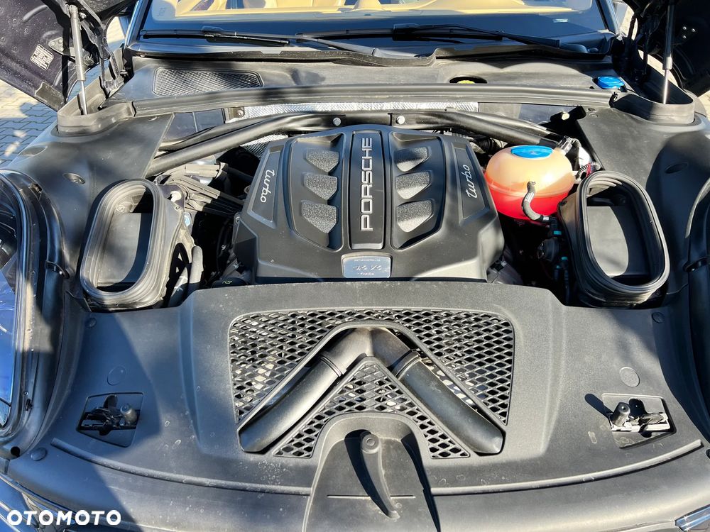 Porsche Macan Turbo PDK - 27