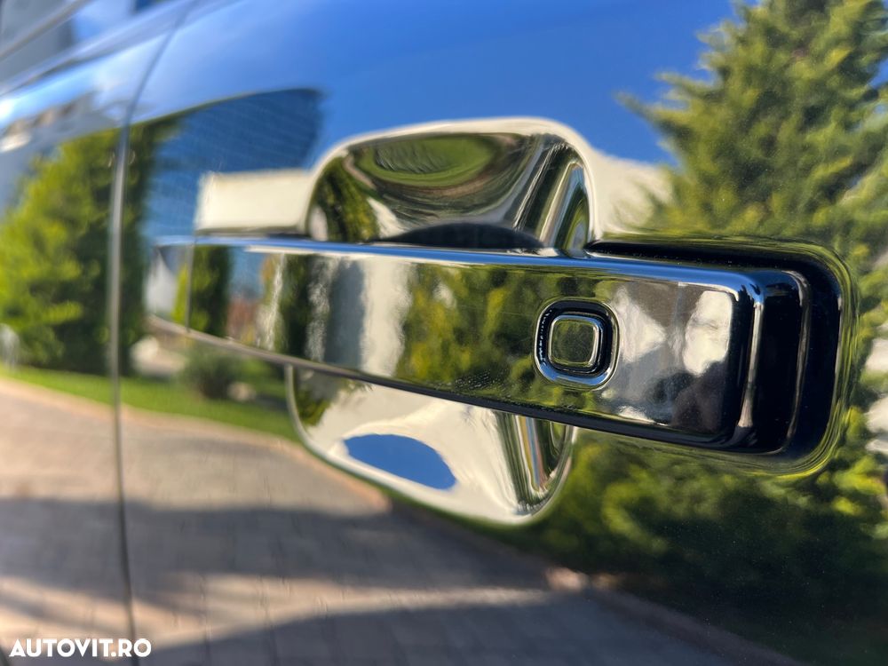 Land Rover Defender 110 3.0D 250 MHEV Hard Top X-Dynamic SE - 37