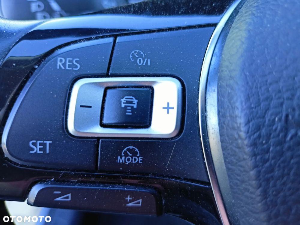 Volkswagen Passat Variant 2.0 TDI SCR (BlueMotion Technology) Highline - 33