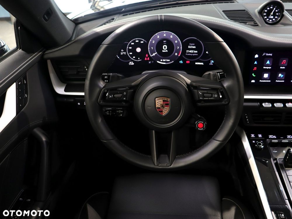 Porsche 911 Carrera - 19