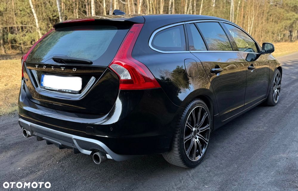 Volvo V60 D4 R-Design - 5
