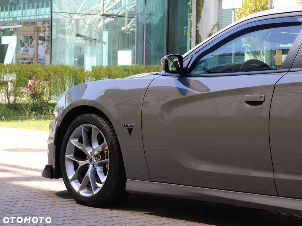 Dodge Charger 5.7 R/T - 8