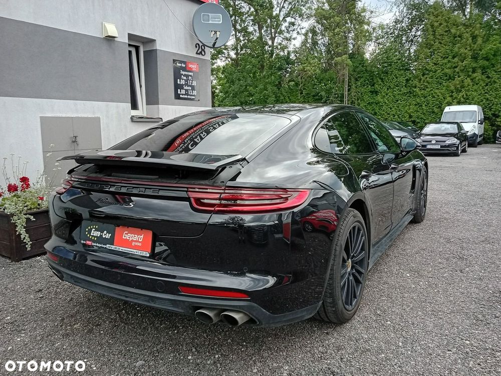 Porsche Panamera - 5