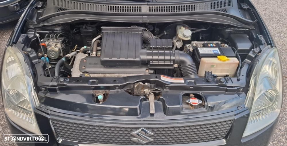 Suzuki Swift 1.3 16V GLX - 18